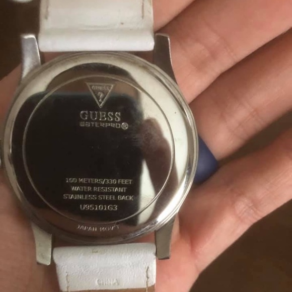 White Guess watch - Picture 2 of 3
